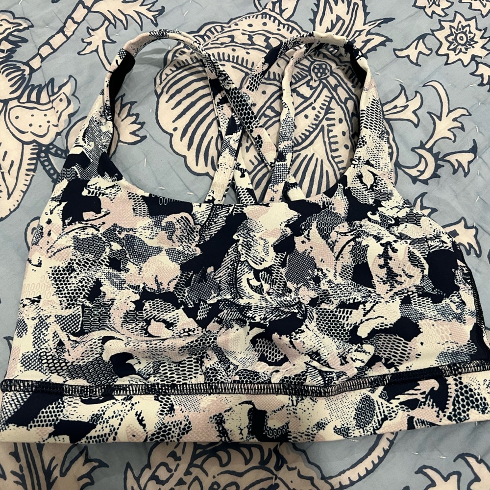 Lululemon sports bra